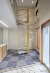 09　1階螺旋階段